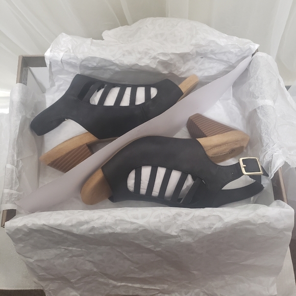 NIB Giani Bernini Sz 8.5M Caileigh in Black - Picture 16 of 16